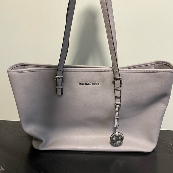 Light Grey Michael Kors Jet Set Tote - Picture 1 of 7